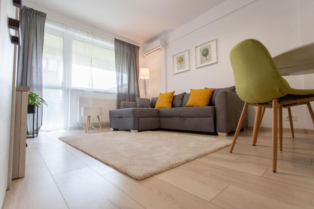 Amazing Apartament With Garden Bucharest Airport Self Check-In!! Otopeni Exteriör bild